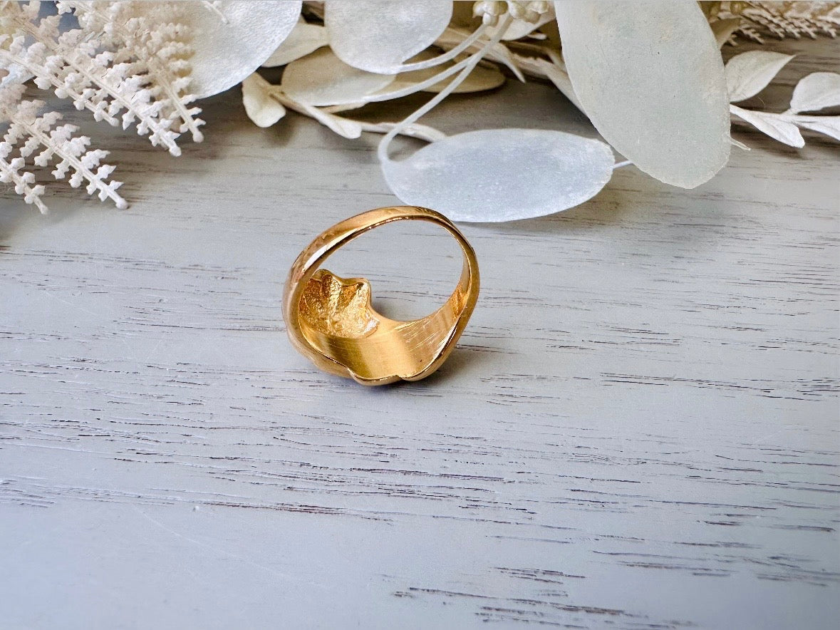 Vintage 1980s Gold Wave Ring, Sarah Coventry Ring, 1982 Feather Brite Collection, Shiny Gold Stackable Vintage Ring, Size 8 Fitted Ring