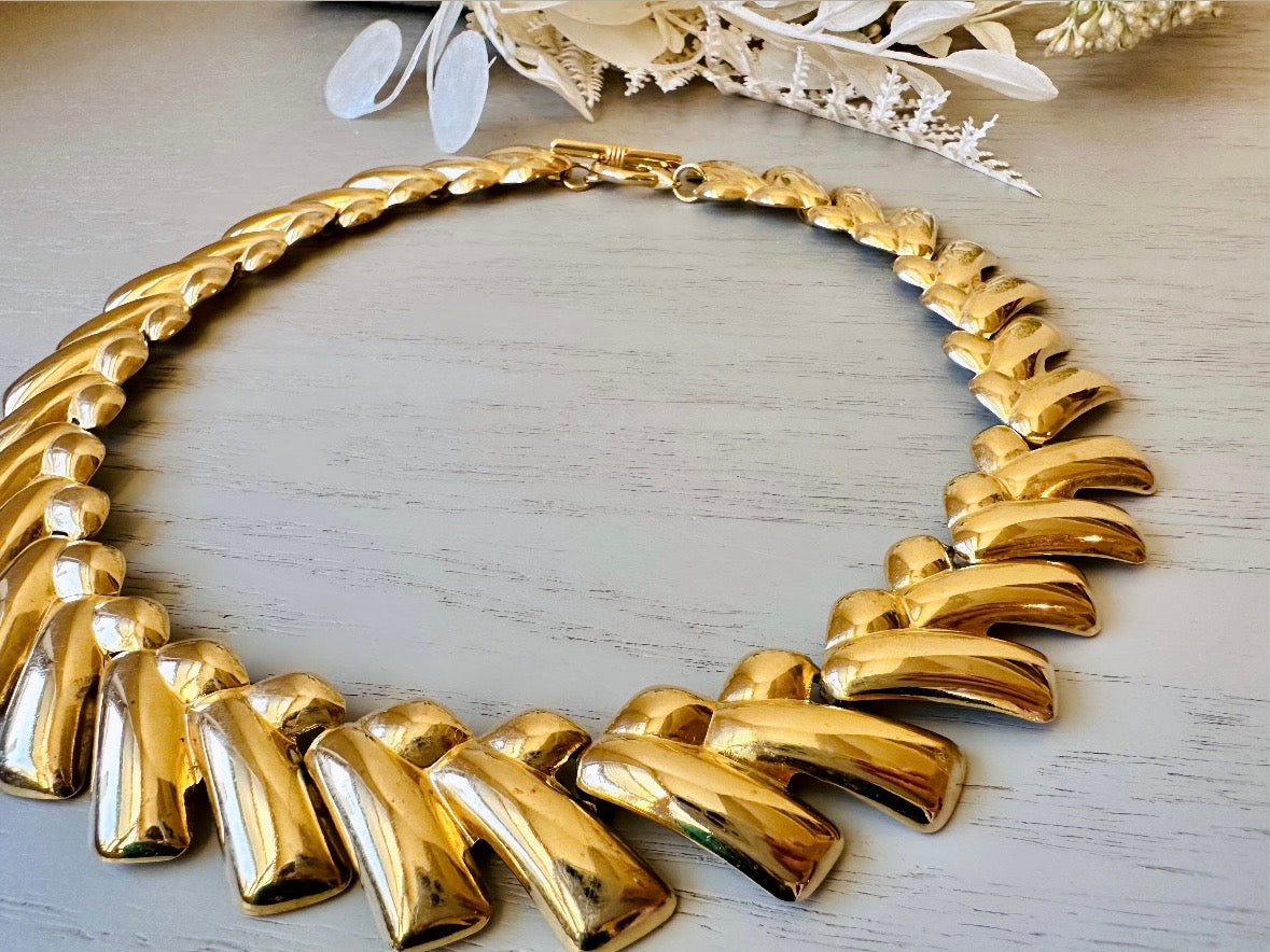 Gold Choker Necklace, Thick Gold Herringbone Chain Vintage Necklace, 80s Gold Choker Necklace, High Fashion Runway Gold Link Collar Necklace