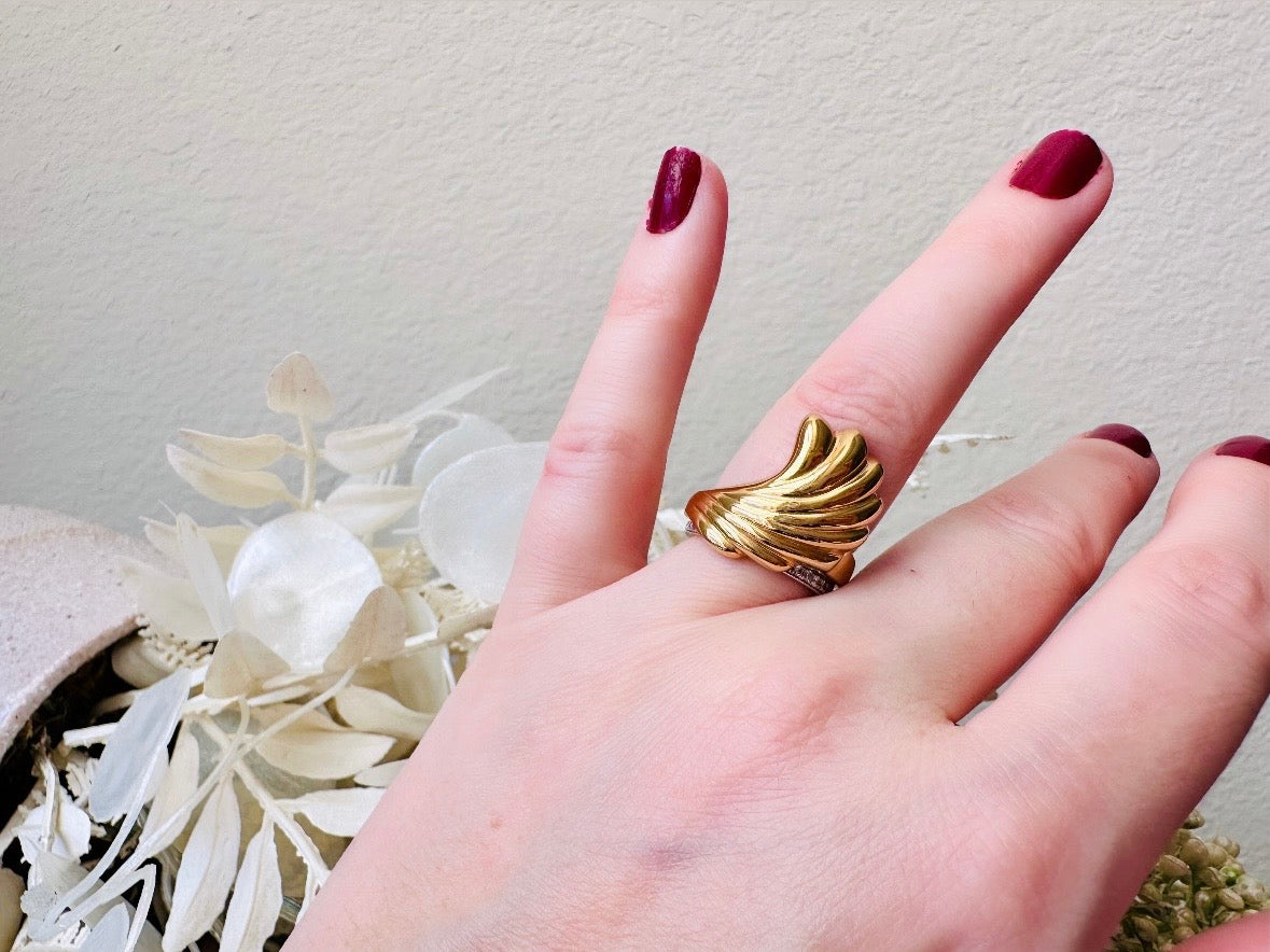 Vintage 1980s Gold Wave Ring, Sarah Coventry Ring, 1982 Feather Brite Collection, Shiny Gold Stackable Vintage Ring, Size 8 Fitted Ring