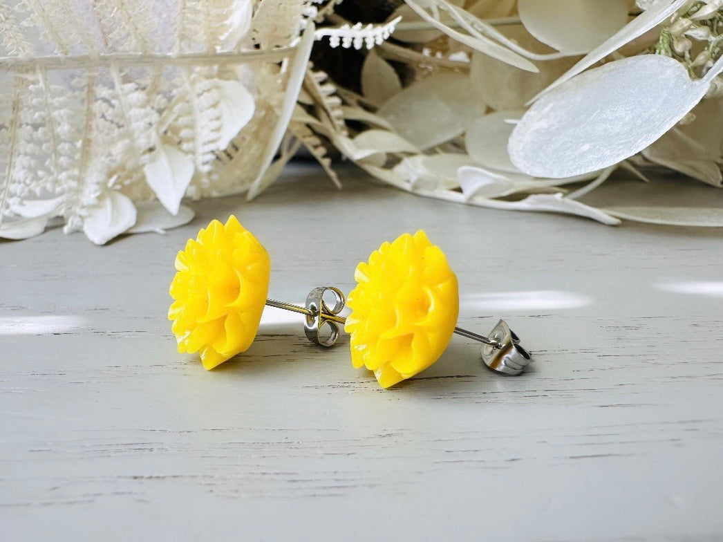 Yellow Flower Studs, Big Flower Earrings, Yellow Chrysanthemum, Stud Earrings, Sunflower Earrings, Resin Flower Jewelry, Cute Colorful Studs FSE1C