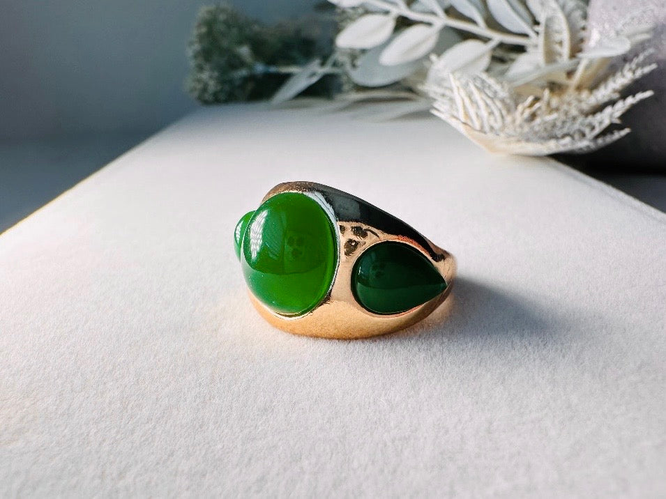 Vintage Green Cocktail Ring, Chunky Gold Ring with Three Bright Jade Cabochons, Stunning Large Statement Ring Size 9