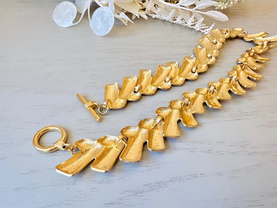 Gold Choker Necklace, Thick Gold Herringbone Chain Vintage Necklace, 80s Gold Choker Necklace, High Fashion Runway Gold Link Collar Necklace