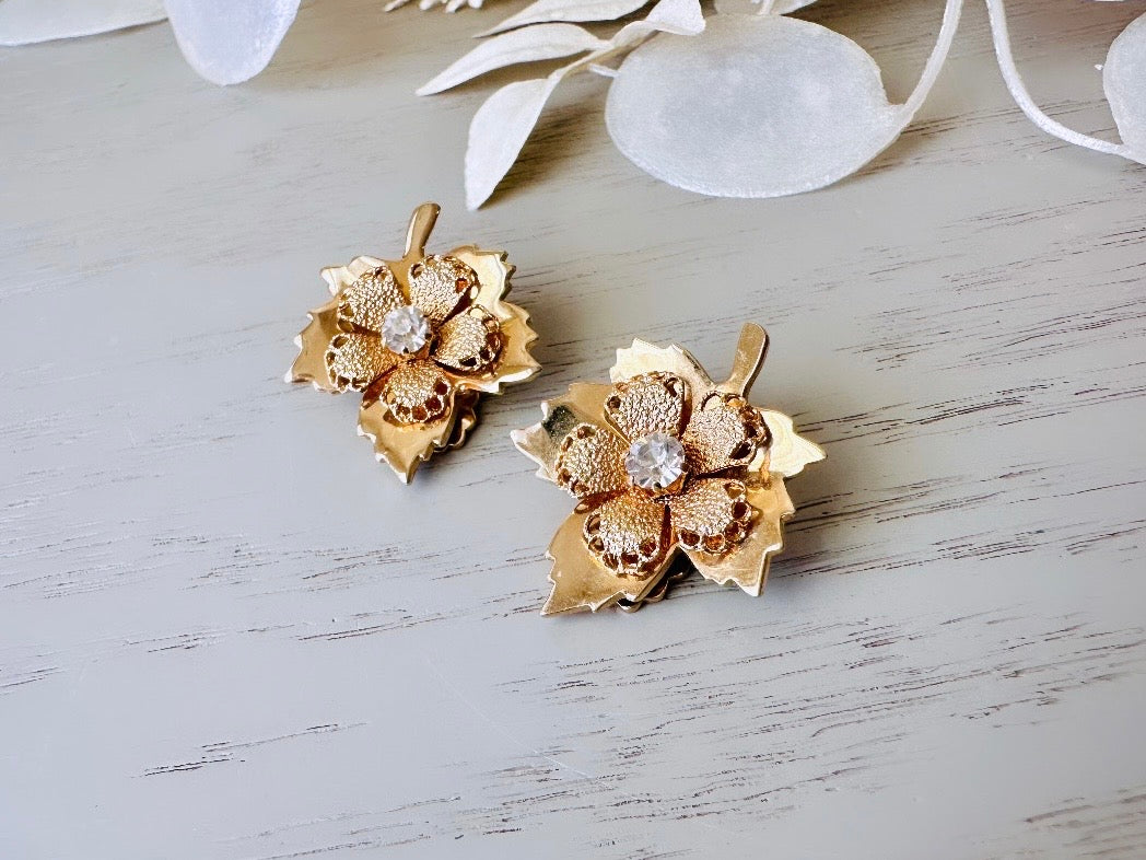 Gold Leaf Earrings, Gold Maple Leaf Earrings MCM 60's Clip Earrings, Vintage Pretty Clip On Earrings, Nonpierced Wedding Bridal Earrings