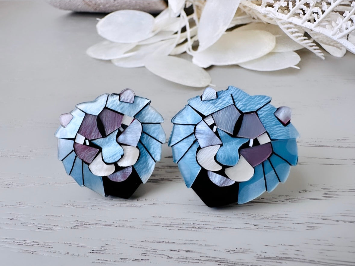 Lee Sands Lion Earrings, Lavender and Blue Shell Mother of Pearl Vintage Earrings, Lion Face Mosaic Vintage Leo 1980s Clip On Earrings