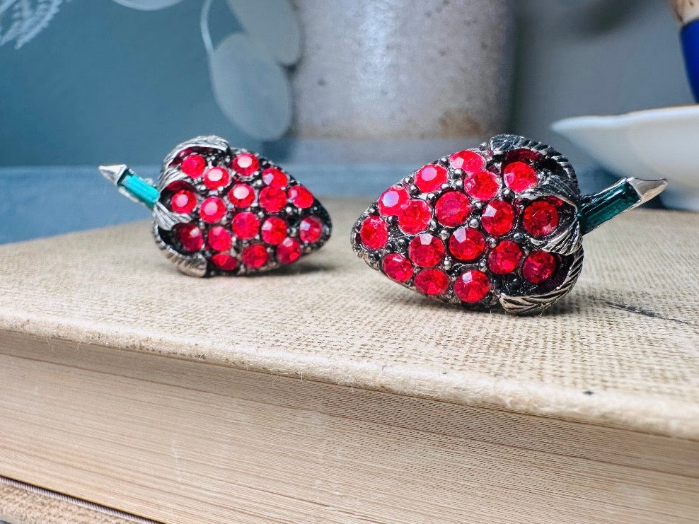 Vintage Strawberry Rhinestone Earrings, Red Crystal Clip On Strawberry Earrings, Nonpierced Fruit Earrings, Pave Set Unique Vintage Earrings