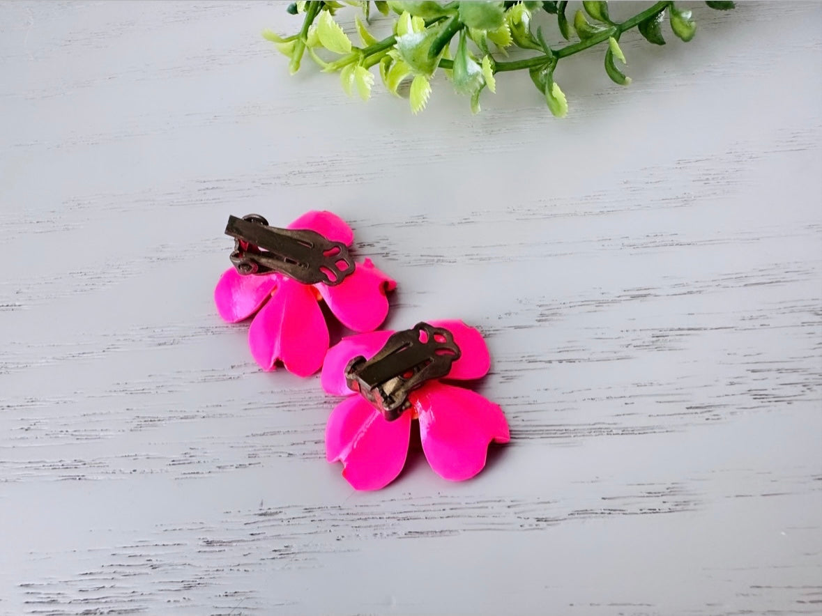 Hot Pink Flower Clip On Earrings, Vibrant Bright Pink Vintage Earrings, Oversized Pretty Flower Earrings, Neon Pink Flower Clip-Ons