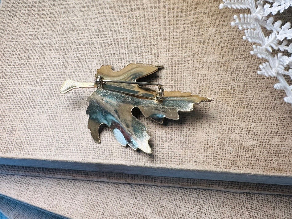 Vintage Leaf Brooch, 80's Small Autumn Pin, Retro Brooch, Vintage Fall Fashion, Gold and Bronzed Brown Leaf Pin, Rustic Woodland Brooch Pin