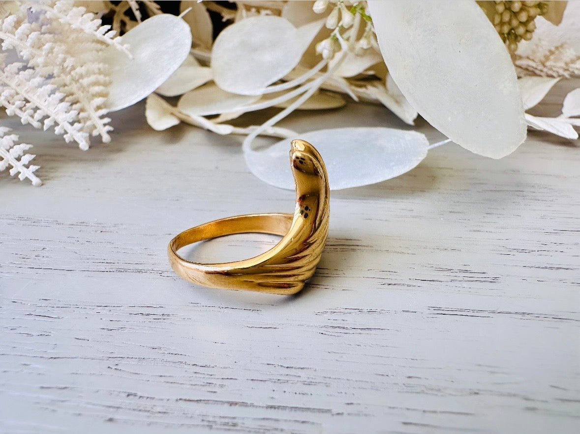 Vintage 1980s Gold Wave Ring, Sarah Coventry Ring, 1982 Feather Brite Collection, Shiny Gold Stackable Vintage Ring, Size 8 Fitted Ring
