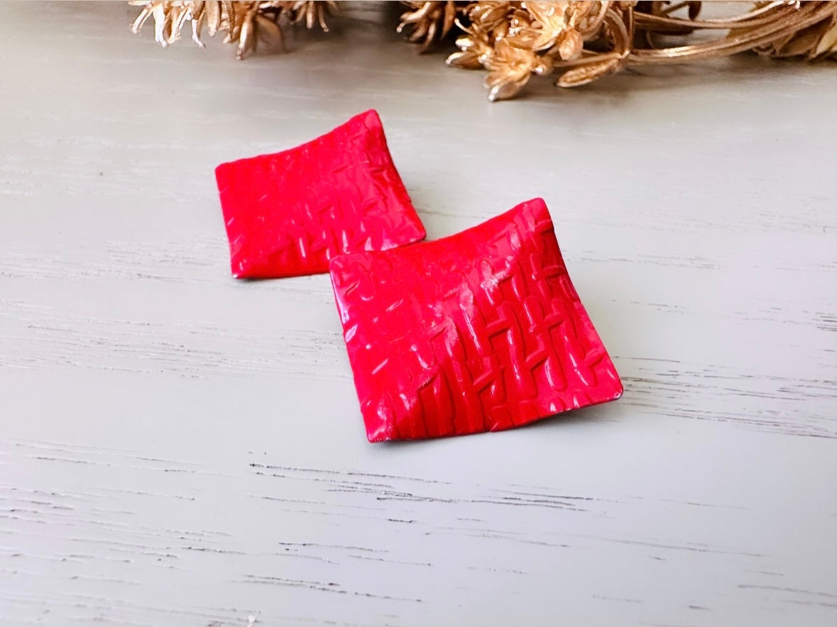 Bright Red Textured Square Earrings, Vintage Pierced Earrings, Blood Red Enamel 1980s Earrings, Fun Retro Pop Vintage Earrings