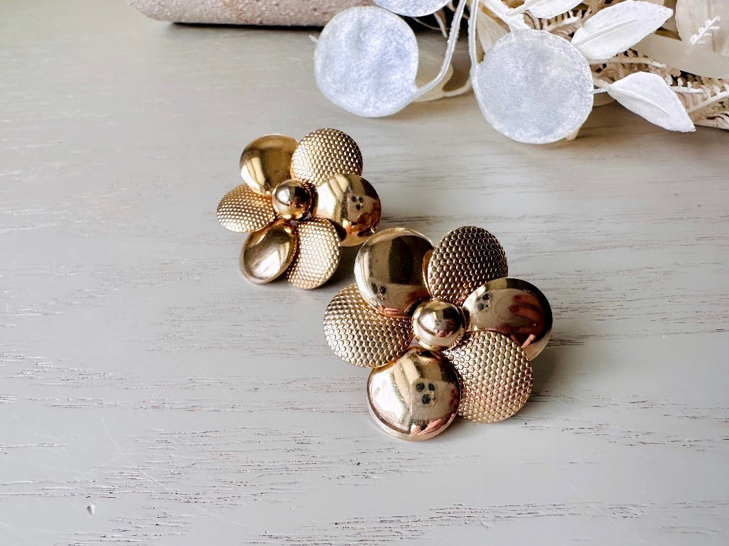 Gold Flower Earrings, Romantic Vintage 1970s Clip On Earrings, Oversized Gold Daisy Flowers with Alternating Embossed Layered Petals