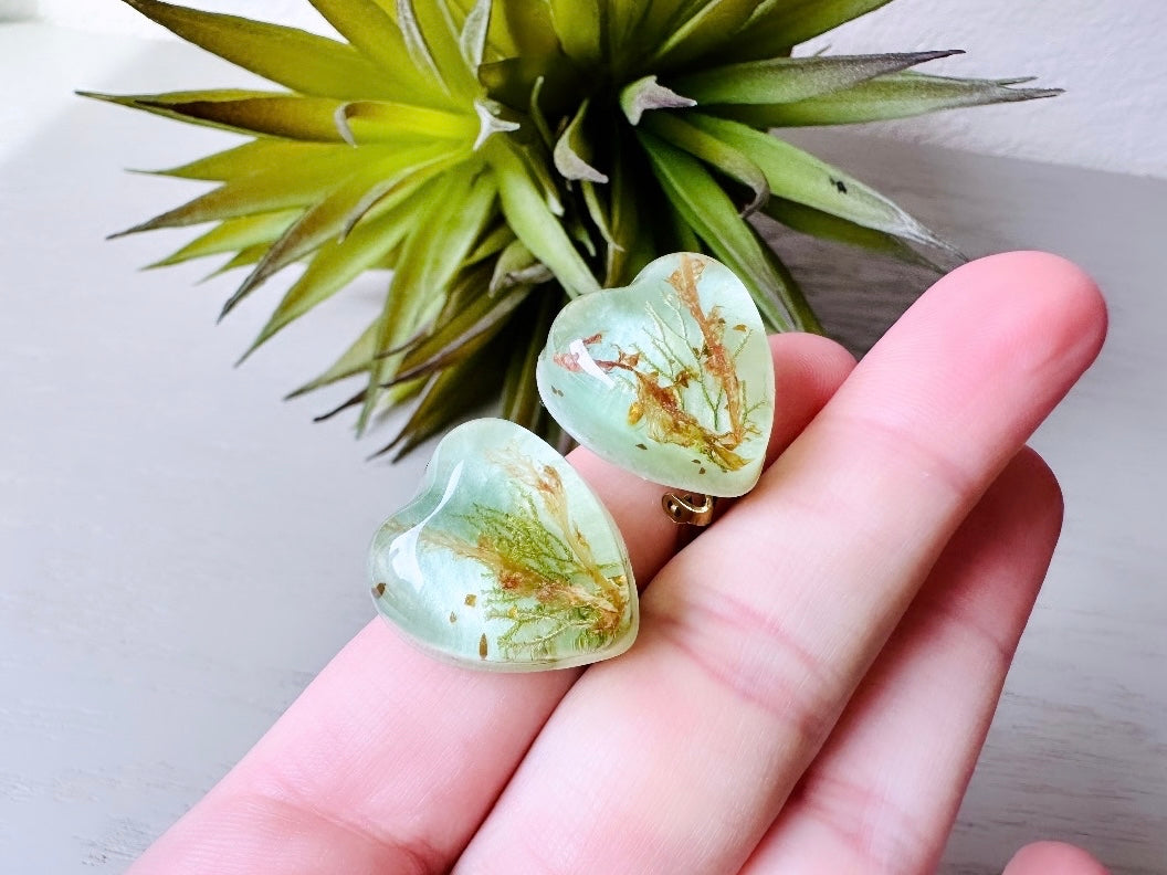 Mint Heart Earrings with Pressed Flowers, Vintage Real Flower Earrings, Seafoam Whimsical Cottagecore Dried Flowers Encased Lucite Earrings