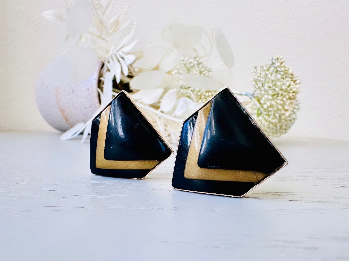 Vintage Chevron Earrings in Black and Gold, Big Stacked Vintage Earrings, Vintage 80s Clip-On Earring, 1980s Large Acrylic Triangle Earrings