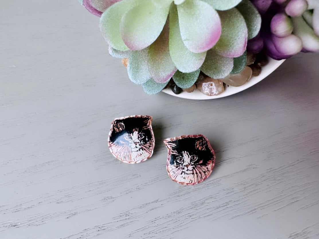 Vintage Cat Earrings, Adorable Cat Stud Earrings, Copper Metal Earrings with Black and White Tuxedo Cat Face Earrings, Kitschy Vintage Retro
