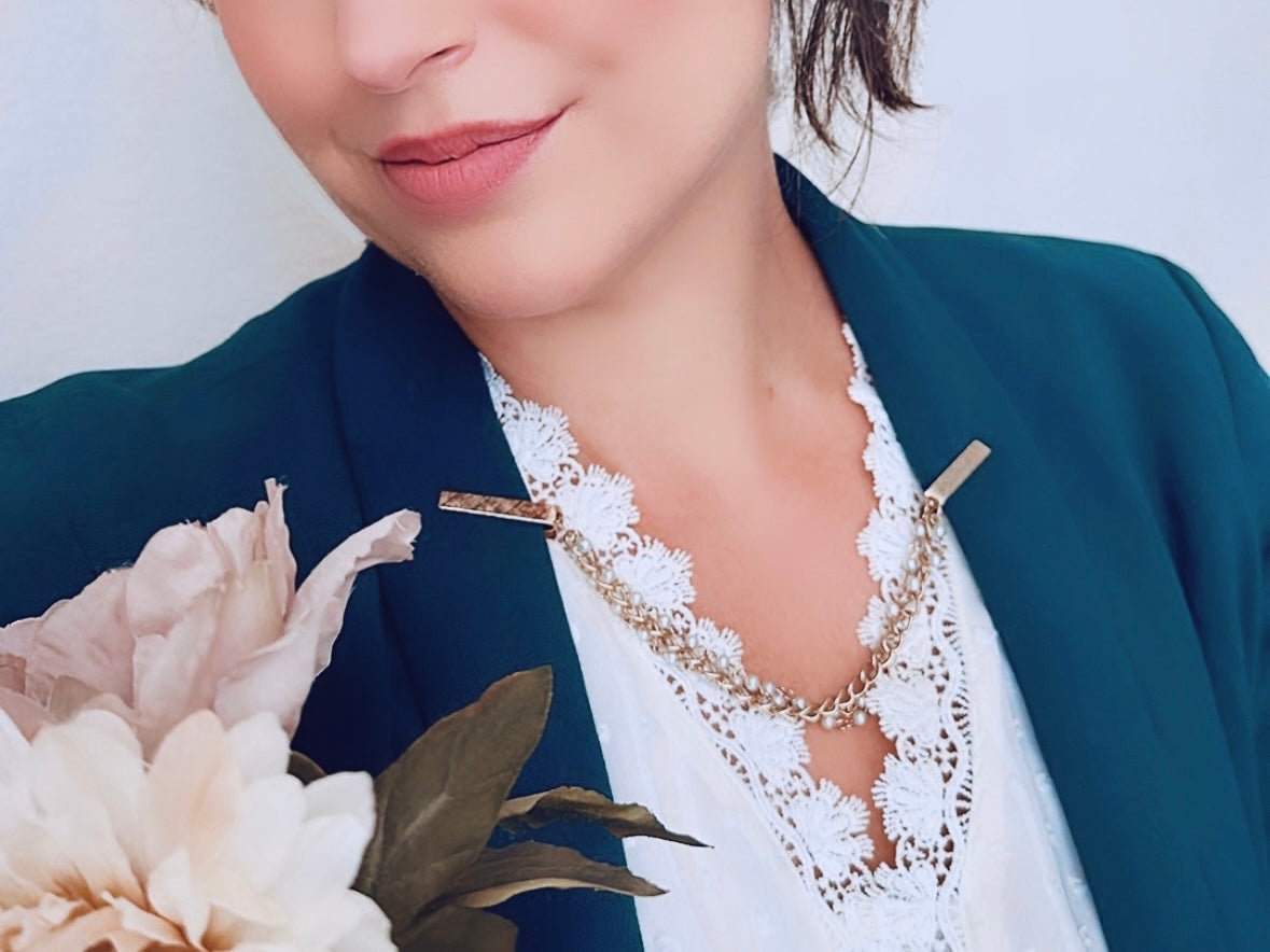 1950s Vintage Sweater Clips, Cream Pearl Gold Chain Sweater Guard, 50s Classic Vintage Accessories, Pretty Cardigan Cape Collar Chain Clips