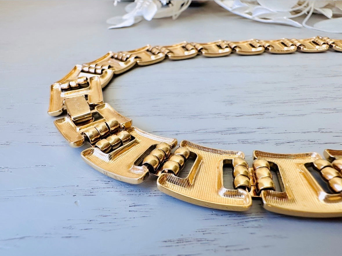 Gold Monet Necklace, 16" Interlocking Link Gold Choker Designer Vintage 80s Gold Choker Necklace, High Fashion Runway Shiny Gold Collar