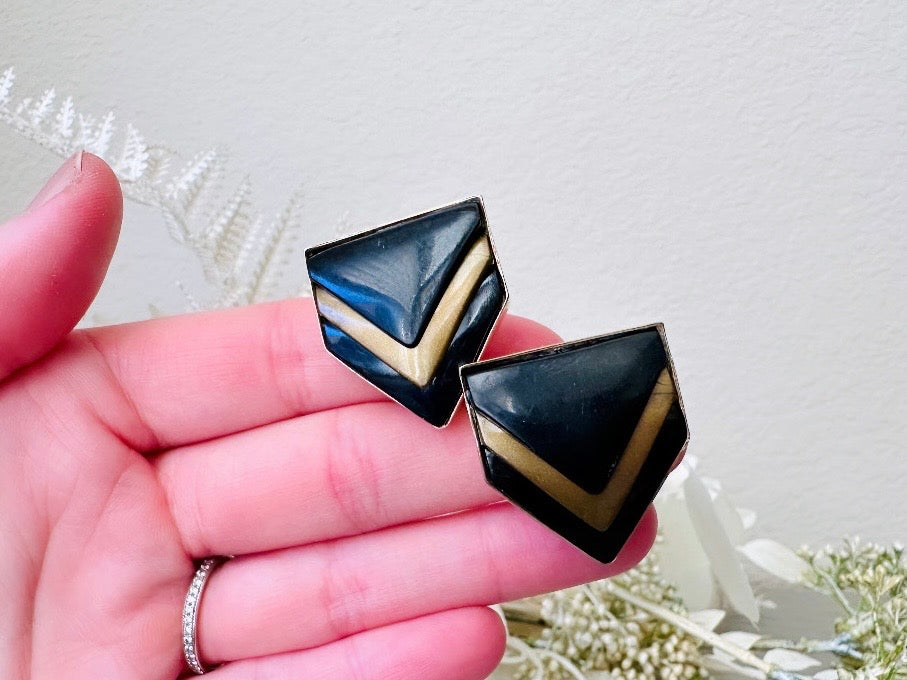 Vintage Chevron Earrings in Black and Gold, Big Stacked Vintage Earrings, Vintage 80s Clip-On Earring, 1980s Large Acrylic Triangle Earrings
