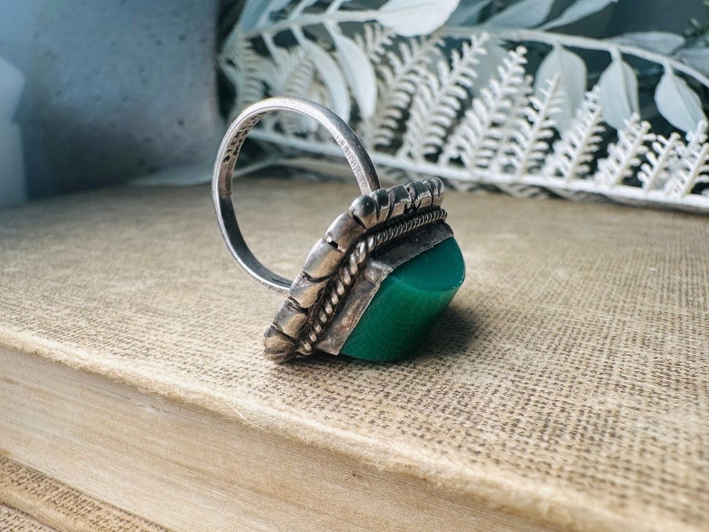 Green Stone Ring, Mexican Sterling Silver Ring, Unique Green Stone Ring, Earth Talisman Ring, Carved Curved Rectangle Boho Ring
