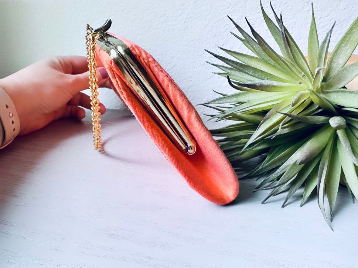 Vintage Coral Pink Clutch, Light Peach Pink Handbag with Gold Hideaway Chain, Vintage Purse, Retro 1960s Clutch, Cute Barbie Fashion