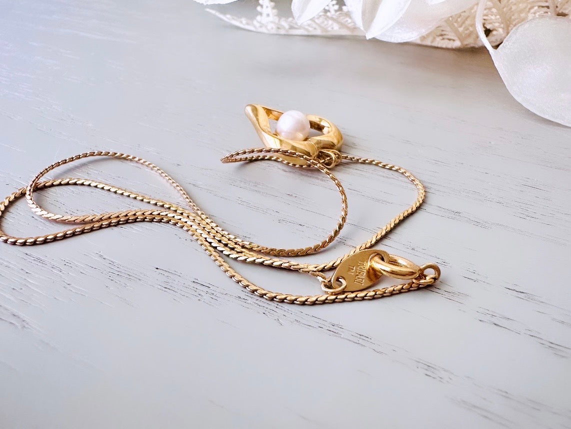 Gold Heart Necklace with Cream Pearl, Gold Vintage Trifari Necklace, Sliding Pendant & Chain Classic Vintage Necklace, Simple Lovely Jewelry