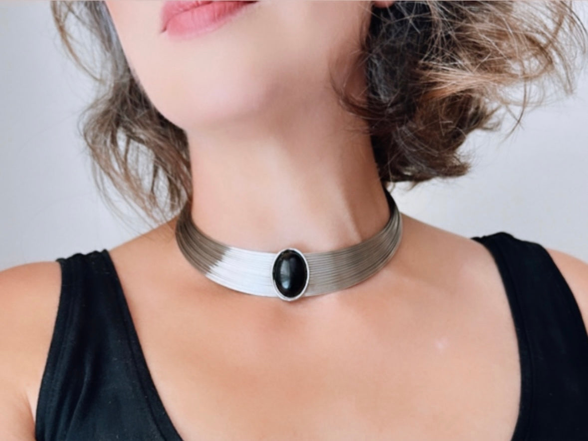 Silver Choker Necklace with Black Cabochon Cameo, Dramatic 1980's Torque Choker, Victorian Revival Necklace, Metal Collar Necklace