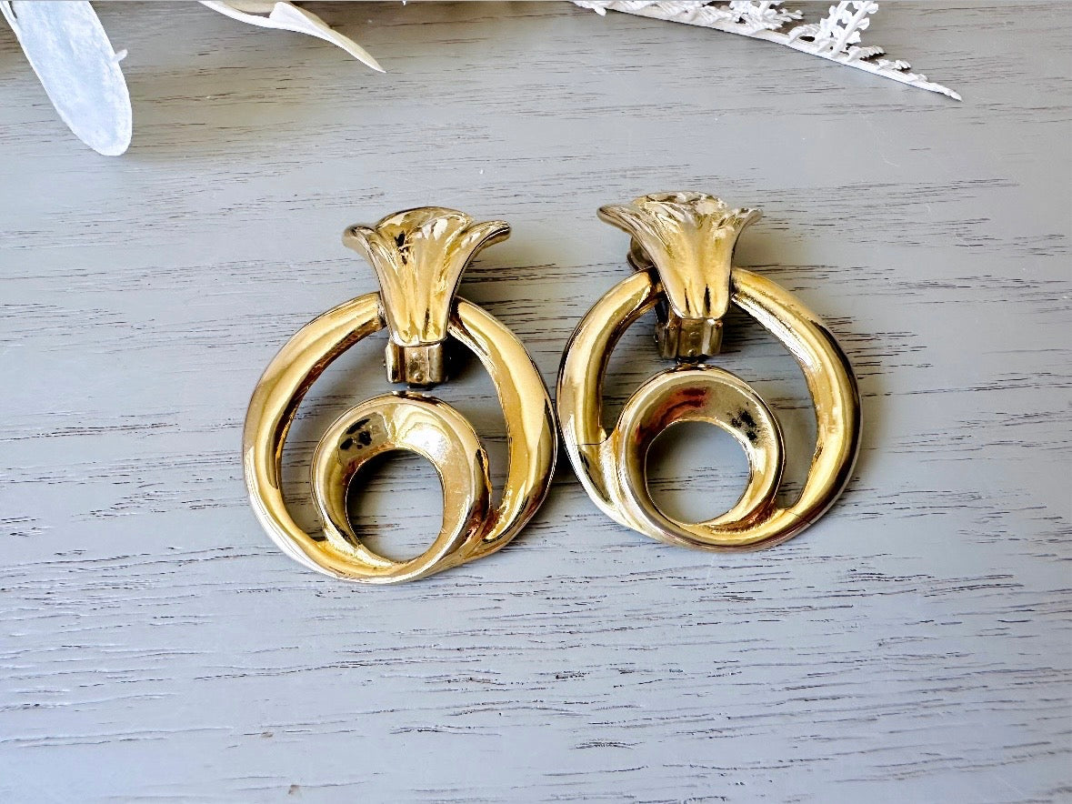 Gold 80s Door Knocker Earrings, Bold Glam Vintage Gold Hoop Clip On Earrings, Elegant Scrolled Double Hoop 1980s Retro Fashion Earrings