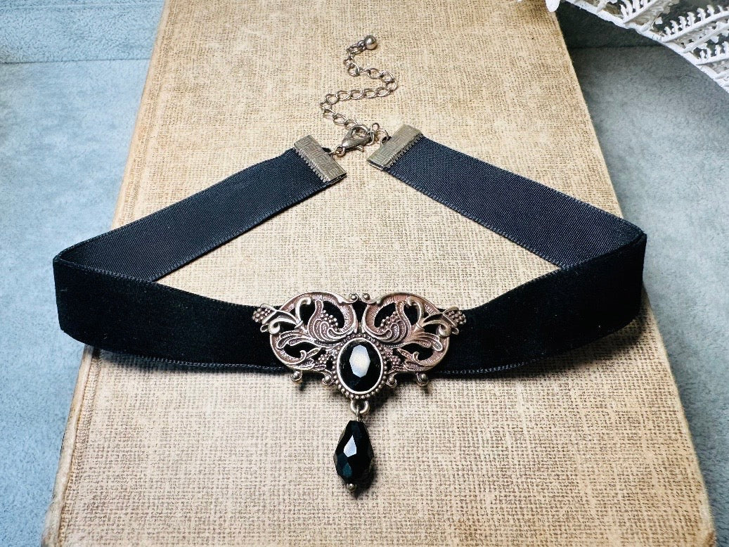 Black Velvet Choker Necklace with Bronze Filigree Focal + Black Crystals, Dramatic 1980s Victorian Revival Necklace, 15" Velvet Necklace