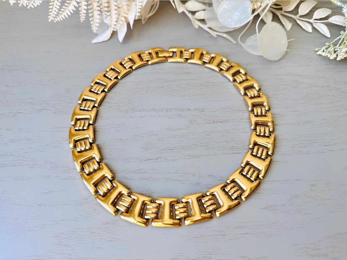 Gold Monet Necklace, 16" Interlocking Link Gold Choker Designer Vintage 80s Gold Choker Necklace, High Fashion Runway Shiny Gold Collar
