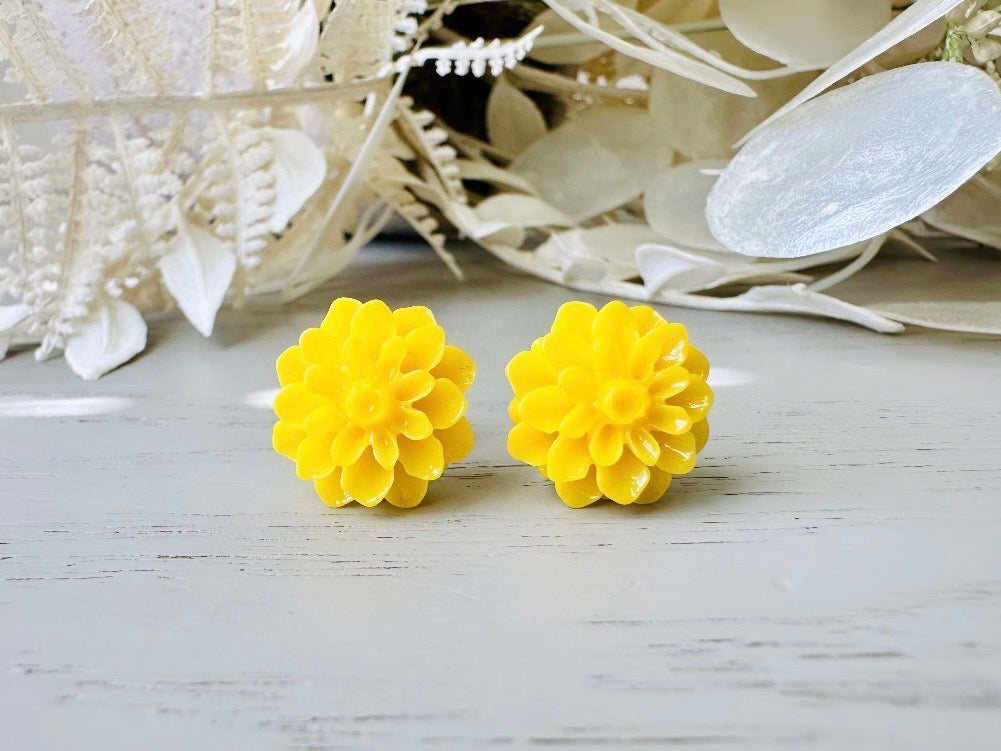 Yellow Flower Studs, Big Flower Earrings, Yellow Chrysanthemum, Stud Earrings, Sunflower Earrings, Resin Flower Jewelry, Cute Colorful Studs FSE1C