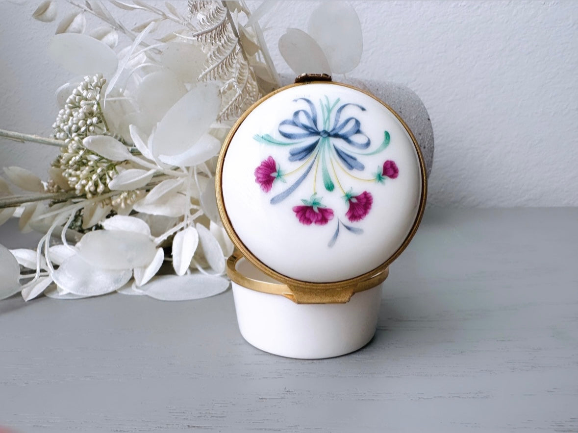 Vintage Lenox Trinket Box, Retired Bouquet of Flowers Vintage Porcelain Vanity Dresser Mini Jewelry Box Cream Gold Accents Magenta Flowers