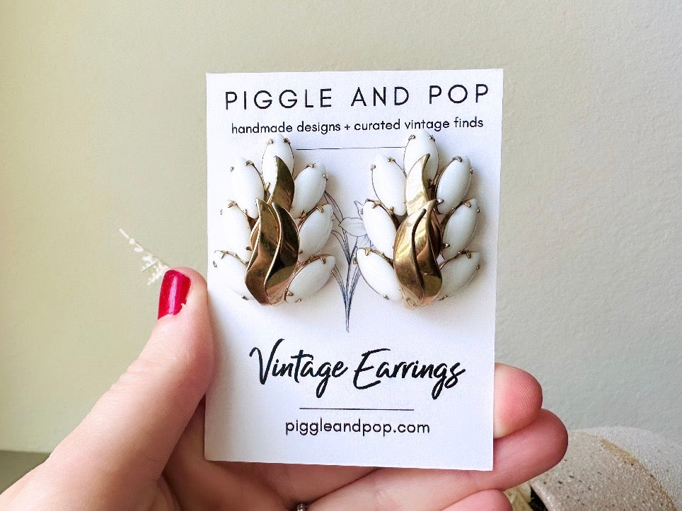 Vintage Milk Glass Marquise Earrings, Gold Leaf Chunky Clip On Earrings, 1960s Vintage Earrings, Dramatic Feather White Gold Bridal Look
