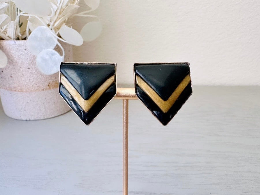 Vintage Chevron Earrings in Black and Gold, Big Stacked Vintage Earrings, Vintage 80s Clip-On Earring, 1980s Large Acrylic Triangle Earrings