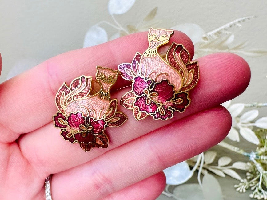 Siamese Cat Earrings, Gorgeous Floral Peach Pink and Gold Cloisonné Vintage Earrings of Cats in Flowers, Whimsical Pierced 1980s Earrings