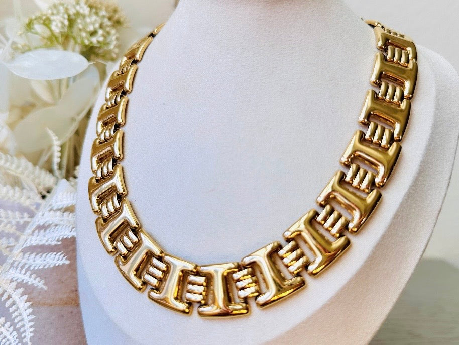 Gold Monet Necklace, 16" Interlocking Link Gold Choker Designer Vintage 80s Gold Choker Necklace, High Fashion Runway Shiny Gold Collar