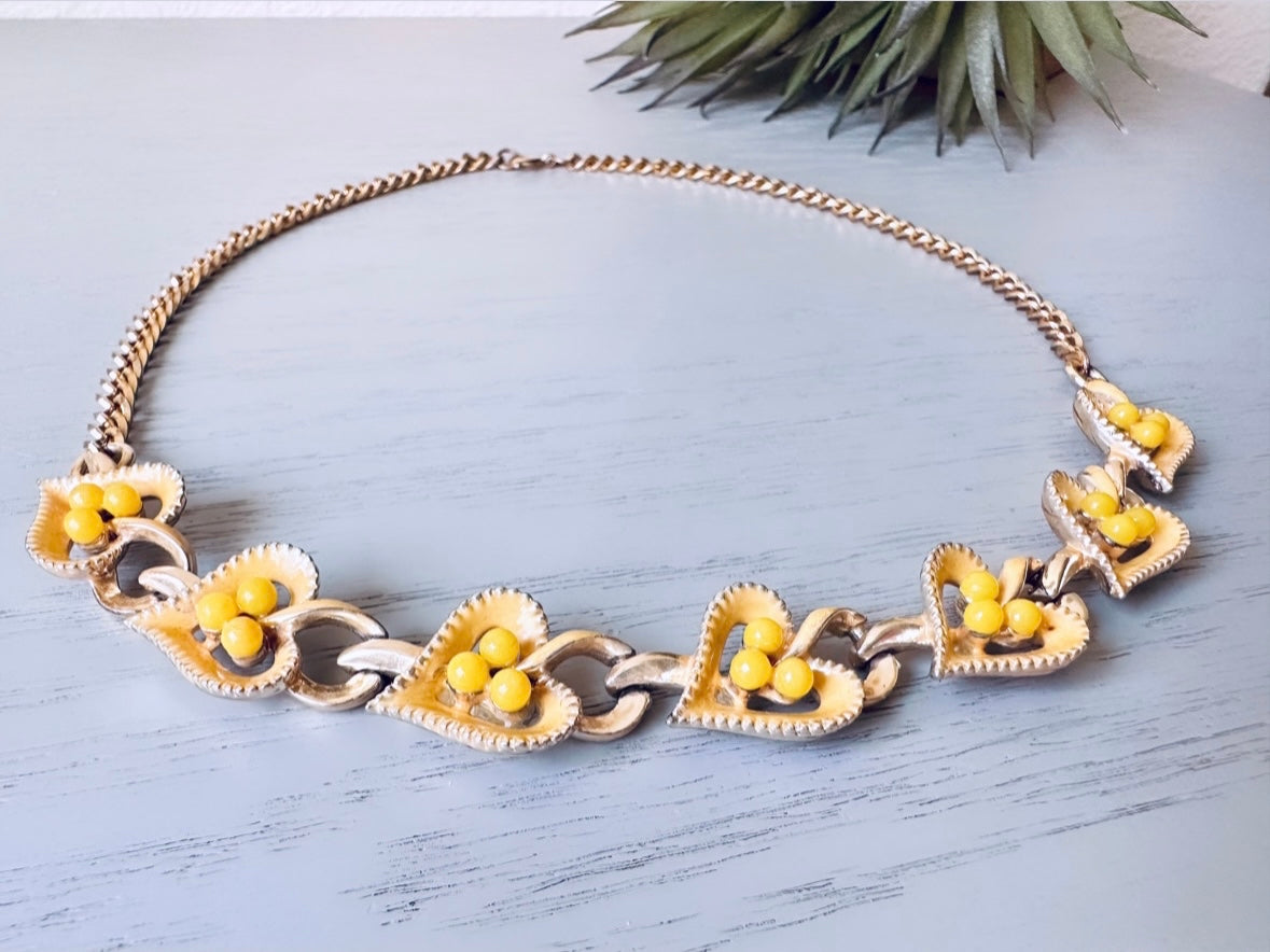 Vintage Yellow Heart Choker Necklace, Vintage Yellow Necklace, 1950s Retro Choker Necklace, Short Colorful Heart Necklace