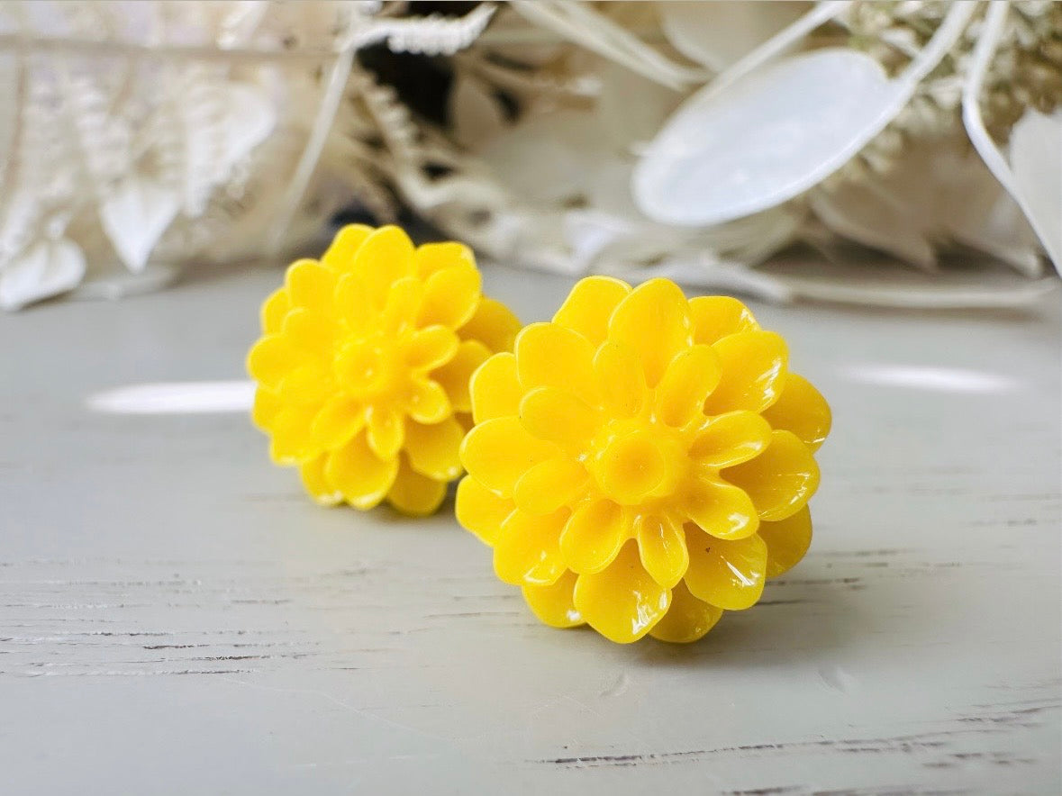 Yellow Flower Studs, Big Flower Earrings, Yellow Chrysanthemum, Stud Earrings, Sunflower Earrings, Resin Flower Jewelry, Cute Colorful Studs FSE1C