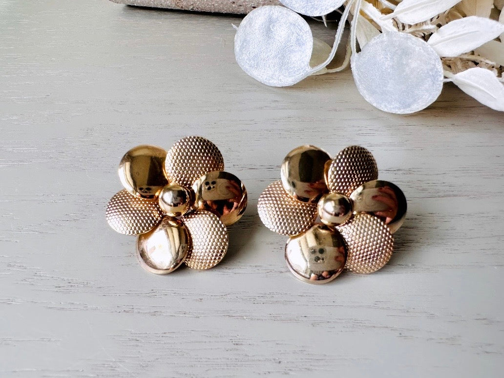 Gold Flower Earrings, Romantic Vintage 1970s Clip On Earrings, Oversized Gold Daisy Flowers with Alternating Embossed Layered Petals