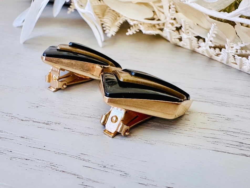 Vintage Chevron Earrings in Black and Gold, Big Stacked Vintage Earrings, Vintage 80s Clip-On Earring, 1980s Large Acrylic Triangle Earrings