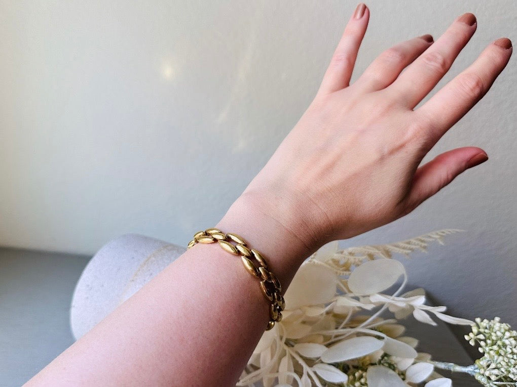 Vintage Napier Gold Link Bracelet, Classic Gold Chain Designer Vintage Gold 1980s Napier Bracelet, Gold Puffed Chain Bracelet 7.75" Length