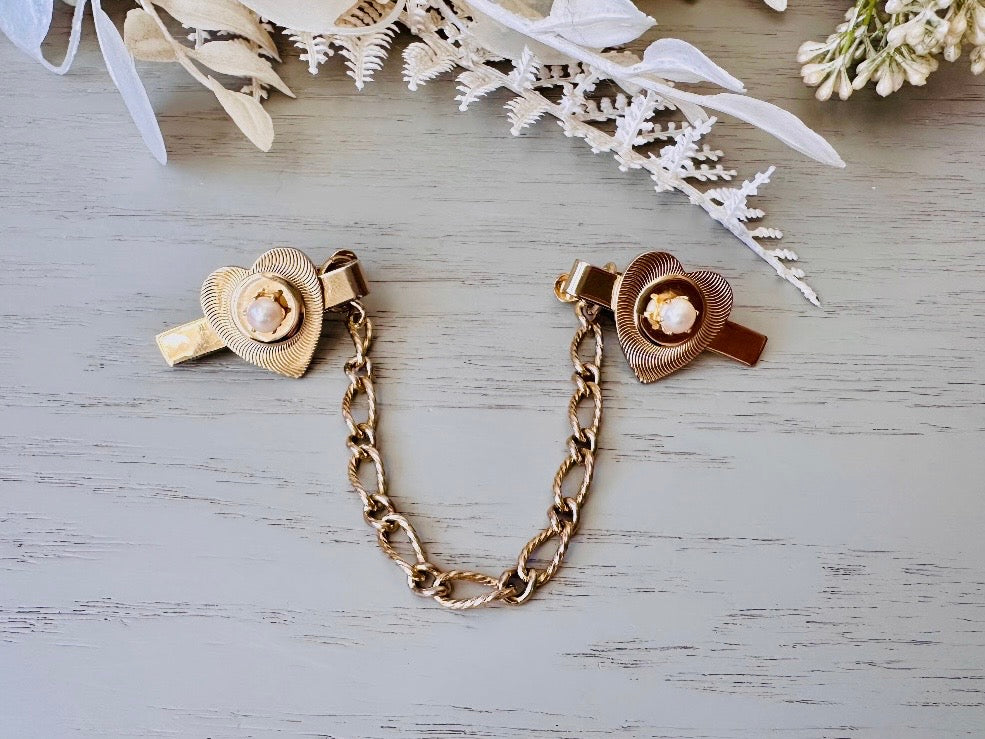 Vintage Gold Heart Sweater Clips with Cream Pearls, 1950s Classic Vintage Cardigan Cape Collar Chain Clips