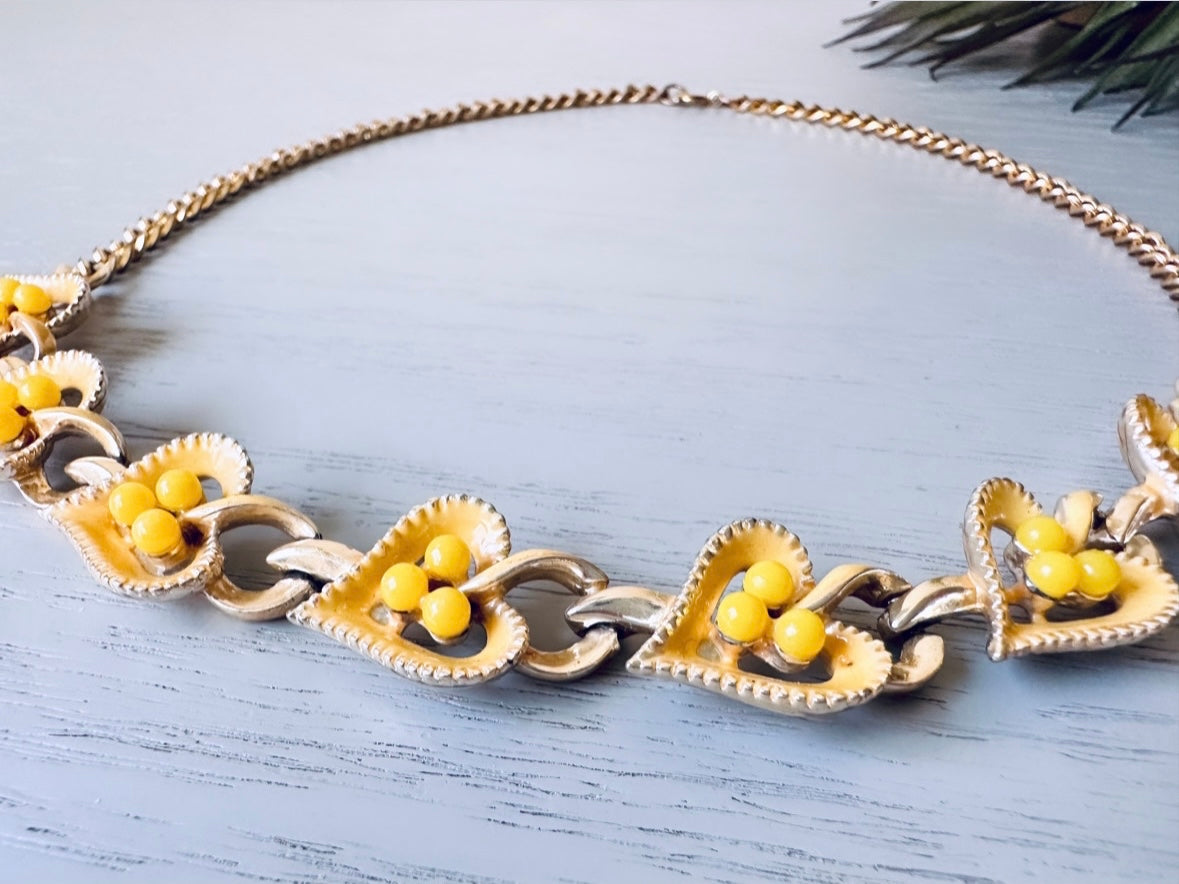 Vintage Yellow Heart Choker Necklace, Vintage Yellow Necklace, 1950s Retro Choker Necklace, Short Colorful Heart Necklace