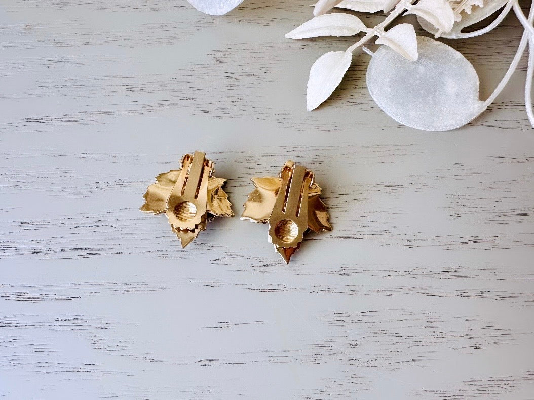 Gold Leaf Earrings, Gold Maple Leaf Earrings MCM 60's Clip Earrings, Vintage Pretty Clip On Earrings, Nonpierced Wedding Bridal Earrings