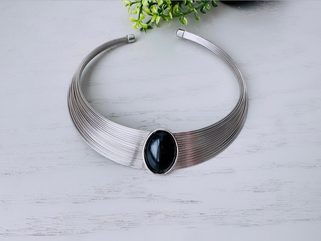 Silver Choker Necklace with Black Cabochon Cameo, Dramatic 1980's Torque Choker, Victorian Revival Necklace, Metal Collar Necklace