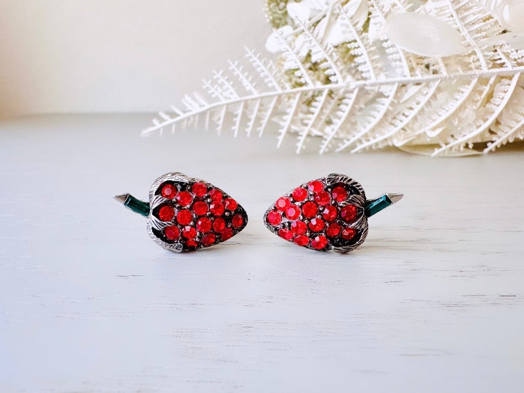 Vintage Strawberry Rhinestone Earrings, Red Crystal Clip On Strawberry Earrings, Nonpierced Fruit Earrings, Pave Set Unique Vintage Earrings