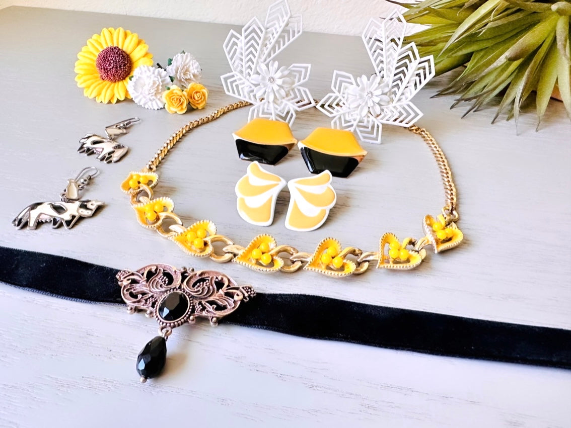 Yellow + White Wing Earrings, Vintage Pierced Earrings, Light Mustard Yellow Cute Enamel 1970s Earrings, Fun Retro Pop Vintage Earrings