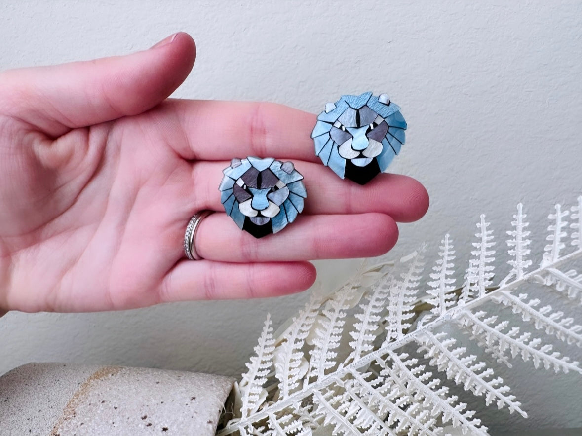 Lee Sands Lion Earrings, Lavender and Blue Shell Mother of Pearl Vintage Earrings, Lion Face Mosaic Vintage Leo 1980s Clip On Earrings