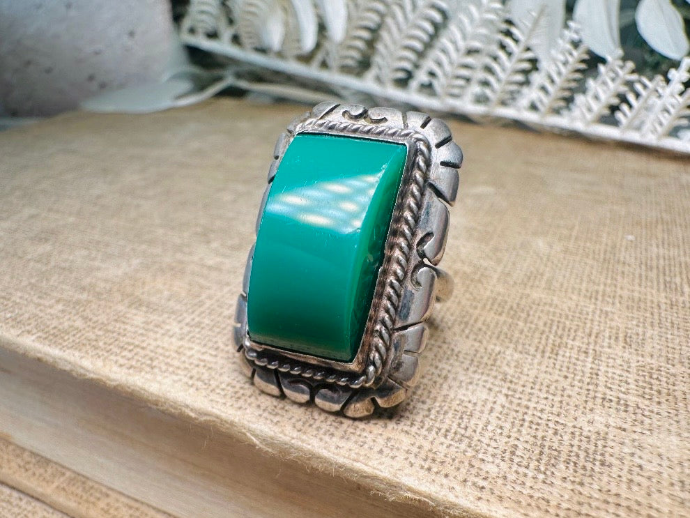 Green Stone Ring, Mexican Sterling Silver Ring, Unique Green Stone Ring, Earth Talisman Ring, Carved Curved Rectangle Boho Ring