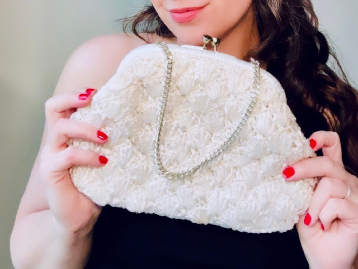 1960s White Raffia Clutch Purse, Handmade in Japan Vintage Mantessa Bag w Chain Strap, Cute Vintage Purse, Shiny Cream Woven Straw Handbag