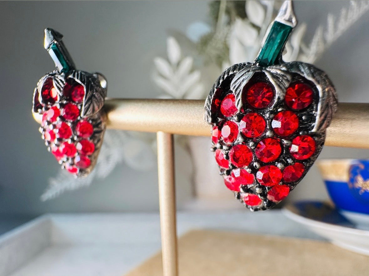 Vintage Strawberry Rhinestone Earrings, Red Crystal Clip On Strawberry Earrings, Nonpierced Fruit Earrings, Pave Set Unique Vintage Earrings