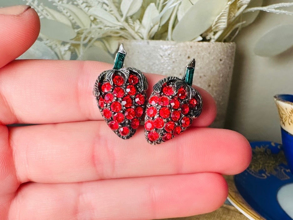 Vintage Strawberry Rhinestone Earrings, Red Crystal Clip On Strawberry Earrings, Nonpierced Fruit Earrings, Pave Set Unique Vintage Earrings