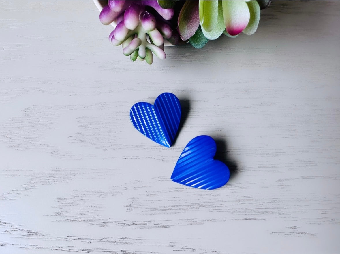 Deep Indigo Purple Heart Earrings, Vintage Heart Earrings, Royal Blue 80s Heart Stud Earrings, Textured Metal Heart Pierced Post Earrings